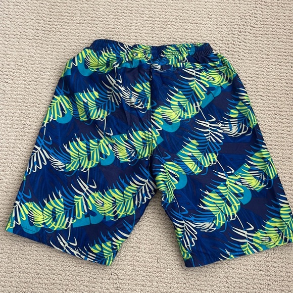 Like New- Nike Boys Swim Trunks Sz.10-12 (M) - Picture 2 of 3